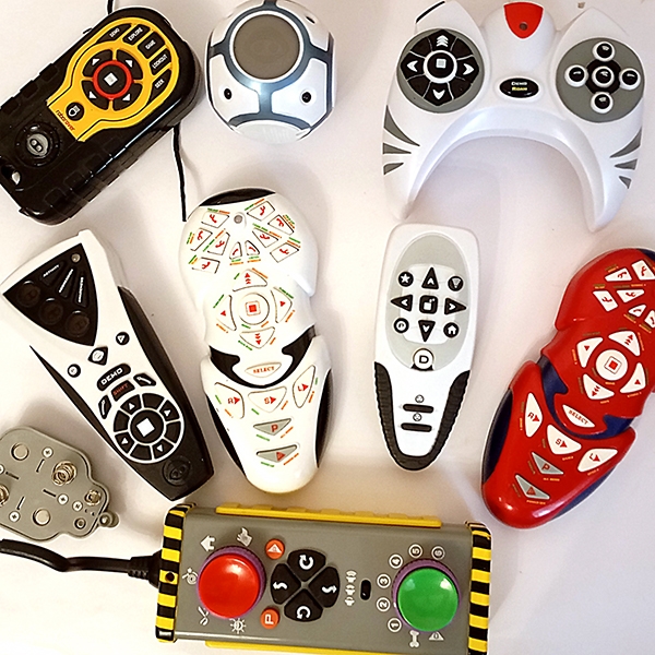 Комплектующие к роботам WowWee (пульты, аксессуары к Чипу)